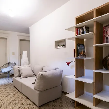 Castiglione 49 * Bologne