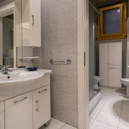 Castiglione 49 * Bologne