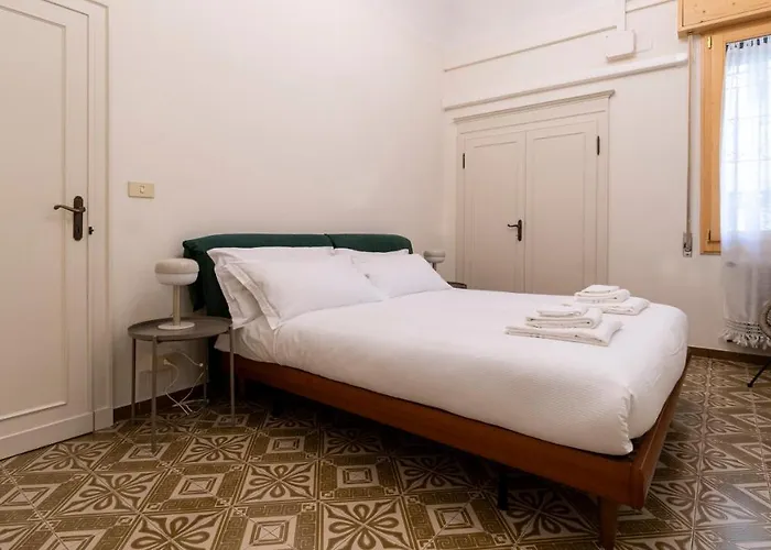 Castiglione 49 * بولونيا